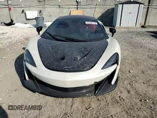 2016 McLaren 570S z VIN SBM13DAA3GW001071, wystawiony jako Copart lot #43108715 z przebiegiem Nie podano mil oraz Szkody całkowita. Historia ofert i sprzedaży dostępna na DreamBid. Obrazek 14.