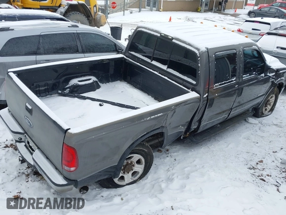 2005 Ford F-250 XL with VIN 1FTSW21P05EA15266, listed as a IAAI auction lot 41625540 with 248,211 mi miles and . Bid and sale history available at DreamBid. Image 4.