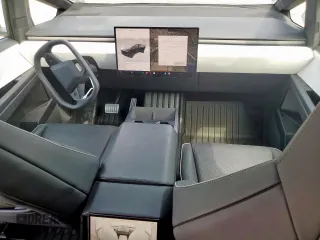 2024 Tesla Cybertruck z VIN 7G2CEHED3RA021099, wystawiony jako Copart lot #57416365 z przebiegiem 4 880 mil mil oraz Szkoda całkowita • Salvage title. Historia ofert i sprzedaży dostępna na DreamBid. Obrazek 8.