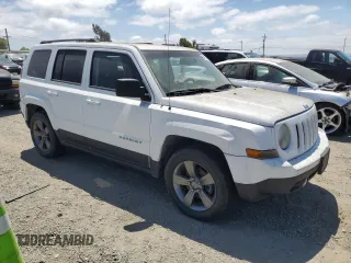 2014 Jeep Patriot High Altitude z VIN 1C4NJPFA3ED679743, wystawiony jako Copart lot #58660725 z przebiegiem 99 253 mil mil oraz Czysty tytuł • Clean title. Historia ofert i sprzedaży dostępna na DreamBid. Obrazek 4.