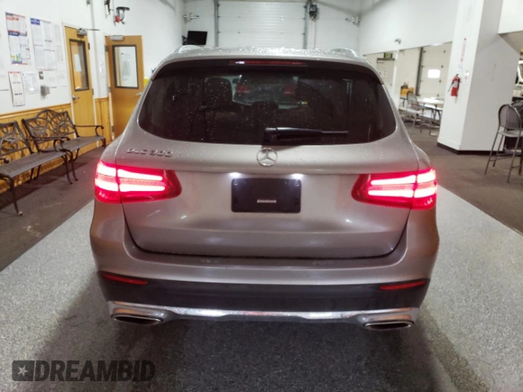 2019 Mercedes-Benz GLC 300 with VIN WDC0G4JB7KV162050, listed as a Copart auction lot 60563435 with 72,670 mi miles and Clean title. Bid and sale history available at DreamBid. Image 6.