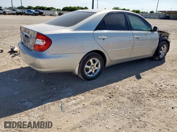 2004 Toyota Camry LE z VIN 4T1BE32K94U313343, wystawiony jako Copart lot #58053425 z przebiegiem 120 515 mil mil oraz Szkoda całkowita • Salvage title. Historia ofert i sprzedaży dostępna na DreamBid. Obrazek 3.