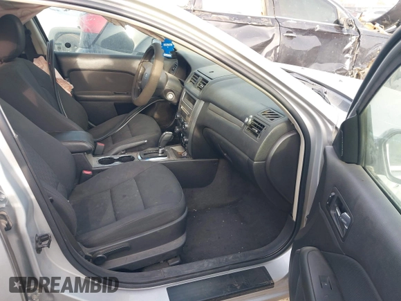 2010 Ford Fusion SE with VIN 3FAHP0HA3AR169366, listed as a IAAI auction lot 41921424 with 189,799 mi miles. Bid and sale history available at carsss.com. Image 5.