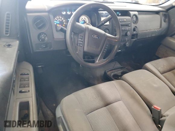 2014 Ford F-150 XL z VIN 1FTFX1EF9EKF52116, wystawiony jako Copart lot #55934075 z przebiegiem 157 297 mil mil oraz Nie do naprawy • Non repairable. Historia ofert i sprzedaży dostępna na DreamBid. Obrazek 8.