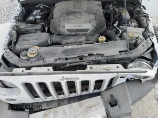 2018 Jeep Wrangler JK Unlimited Sahara with VIN 1C4BJWEG2JL830445, listed as a Copart auction lot 75272164 with 47,929 mi miles and Salvage Title. Bid and sale history available at carsss.com. Image 14.