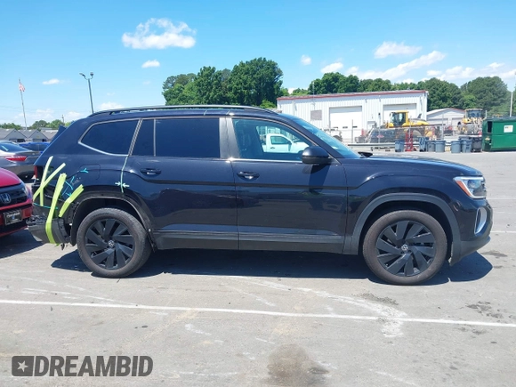 2024 Volkswagen Atlas SE with VIN 1V2JR2CA1RC529185, listed as a IAAI auction lot 42201837 with 17,919 mi miles and . Bid and sale history available at DreamBid. Image 14.
