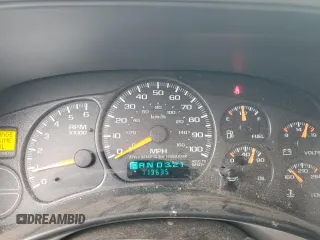 2000 GMC New Sierra 1500 SL with VIN 2GTEC19V1Y1185757, listed as a Copart auction lot 42606995 with 113,635 mi miles and Salvage Title. Bid and sale history available at carsss.com. Image 9.