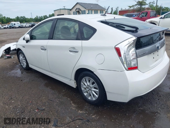 2014 Toyota Prius with VIN JTDKN3DP6E3055058, listed as a IAAI auction lot 42233555 with 133,718 mi miles and . Bid and sale history available at DreamBid. Image 3.