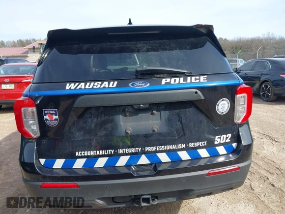 2020 Ford Police Interceptor Utility z VIN 1FM5K8AB2LGC51317, wystawiony jako IAAI lot #41755681 z przebiegiem 102 945 mil mil oraz . Historia ofert i sprzedaży dostępna na DreamBid. Obrazek 16.