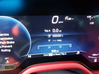 2023 Maserati Grecale Modena z VIN ZN682AVMXP7429614, wystawiony jako Copart lot #81704133 z przebiegiem 836 mil mil oraz . Historia ofert i sprzedaży dostępna na DreamBid. Obrazek 9.