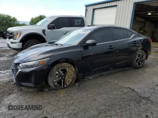 2024 Nissan Sentra SV z VIN 3N1AB8CVXRY310344, wystawiony jako Copart lot #61749445 z przebiegiem 14 950 mil mil oraz Szkoda całkowita • Salvage title. Historia ofert i sprzedaży dostępna na DreamBid. Obrazek 1.
