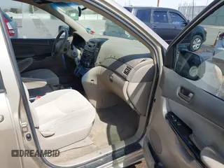 2005 Toyota Sienna CE z VIN 5TDZA23C05S288130, wystawiony jako IAAI lot #42516195 z przebiegiem 252 018 mil mil oraz . Historia ofert i sprzedaży dostępna na DreamBid. Obrazek 5.