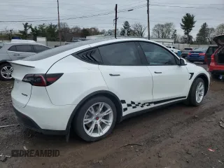 2020 Tesla Model Y Long Range with VIN 5YJYGDEE2LF019133, listed as a Copart auction lot 51773455 with 26,122 mi miles and Salvage Title. Bid and sale history available at DreamBid. Image 3.
