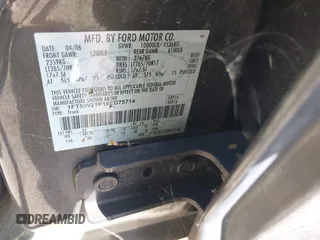 2006 Ford F-250 XL z VIN 1FTSW21P16ED75714, wystawiony jako IAAI lot #42029148 z przebiegiem Nie podano mil oraz . Historia ofert i sprzedaży dostępna na DreamBid. Obrazek 9.