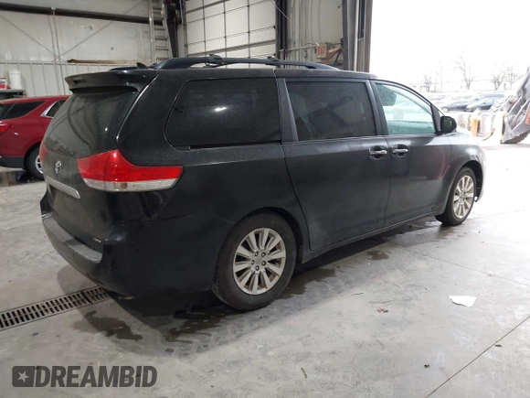2012 Toyota Sienna XLE AAS z VIN 5TDYK3DC2CS197032, wystawiony jako IAAI lot #41942666 z przebiegiem 304 582 mil mil oraz . Historia ofert i sprzedaży dostępna na DreamBid. Obrazek 4.
