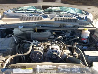 2005 Jeep Liberty Sport with VIN 1J4GK48KX5W679070, listed as a IAAI auction lot 41807899 with 157,726 mi miles. Bid and sale history available at carsss.com. Image 10.