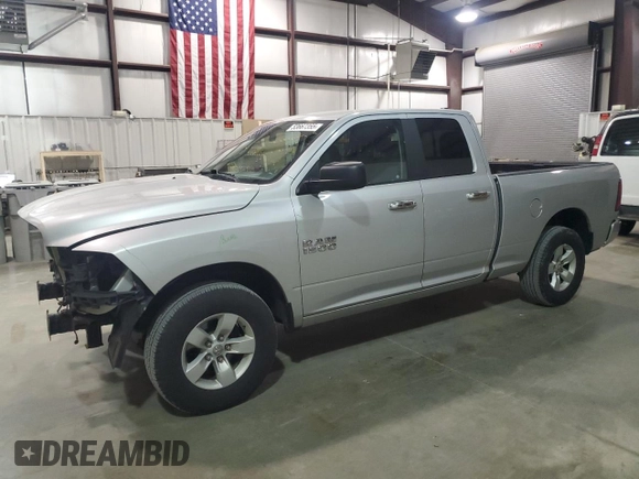 2018 Ram 1500 Big Horn z VIN 1C6RR7GGXJS307181, wystawiony jako Copart lot #53667355 z przebiegiem 116 980 mil mil oraz Szkoda całkowita • Salvage title. Historia ofert i sprzedaży dostępna na DreamBid. Obrazek 1.