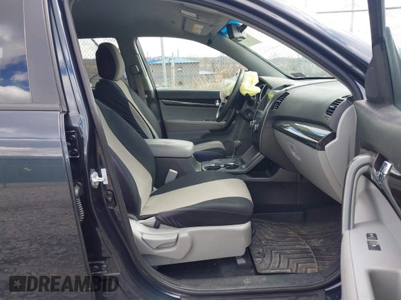 2013 Kia Sorento LX with VIN 5XYKT4A21DG333508, listed as a IAAI auction lot 41863120 with 110,219 mi miles. Bid and sale history available at carsss.com. Image 5.