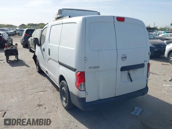 2015 Nissan NV200 SV with VIN 3N6CM0KN1FK700005, listed as a IAAI auction lot 41833099 with Not Provided miles. Bid and sale history available at carsss.com. Image 3.