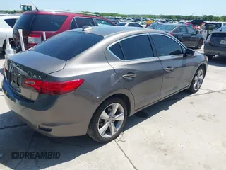 2013 Acura ILX Premium Pkg with VIN 19VDE1F55DE006393, listed as a IAAI auction lot 42001406 with 117,105 mi miles. Bid and sale history available at carsss.com. Image 4.