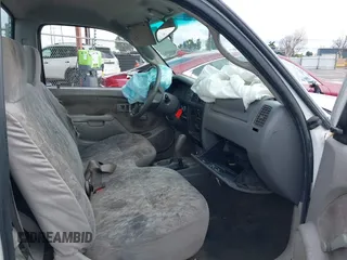 2002 Toyota Tacoma z VIN 5TENL42N02Z099046, wystawiony jako IAAI lot #41774946 z przebiegiem 189 134 mil mil oraz . Historia ofert i sprzedaży dostępna na DreamBid. Obrazek 5.