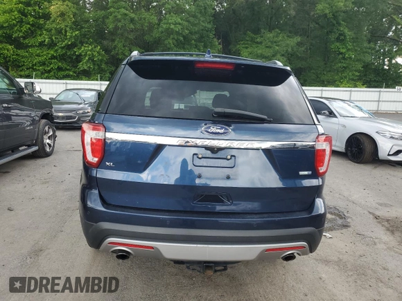 2017 Ford Explorer XLT z VIN 1FM5K8DH5HGC36348, wystawiony jako Copart lot #58332195 z przebiegiem 134 314 mil mil oraz Szkoda całkowita • Salvage title. Historia ofert i sprzedaży dostępna na DreamBid. Obrazek 6.