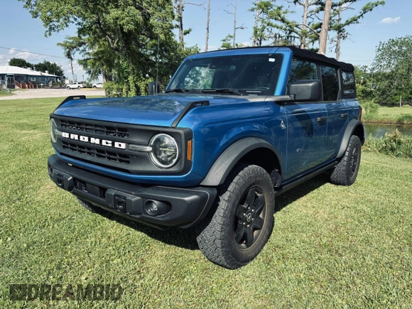 2023 Ford Bronco z VIN 1FMDE5DH1PLA85211, wystawiony jako Copart lot #56986915 z przebiegiem 33 535 mil mil oraz Szkoda całkowita • Salvage title. Historia ofert i sprzedaży dostępna na DreamBid. Obrazek 2.