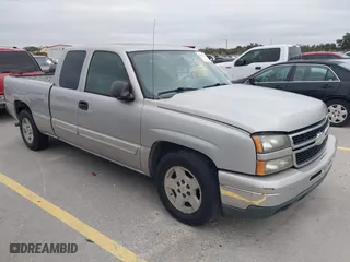 2006 Chevrolet Silverado 1500 LT1 with VIN 2GCEC19V961110690, listed as a IAAI auction lot 41338505 with 262,758 mi miles. Bid and sale history available at carsss.com. Image 1.