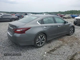 2017 Nissan Altima SR z VIN 1N4AL3AP7HC136120, wystawiony jako Copart lot #57295125 z przebiegiem 84 300 mil mil oraz Szkoda całkowita • Salvage title. Historia ofert i sprzedaży dostępna na DreamBid. Obrazek 3.