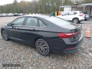 2025 Volkswagen Jetta SE with VIN 3VW7X7BU5SM029526, listed as a IAAI auction lot 41861941 with 5,791 mi miles. Bid and sale history available at carsss.com. Image 3.