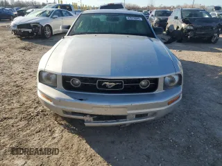 2007 Ford Mustang Deluxe with VIN 1ZVFT80N375334190, listed as a Copart auction lot 47015505 with 5,595 mi miles and Clean Title. Bid and sale history available at carsss.com. Image 5.