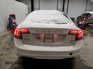2016 Volvo S60 T5 Premier z VIN YV1612TK4G2400572, wystawiony jako Copart lot #45392205 z przebiegiem 75 812 mil mil oraz Szkoda całkowita • Salvage title. Historia ofert i sprzedaży dostępna na DreamBid. Obrazek 6.