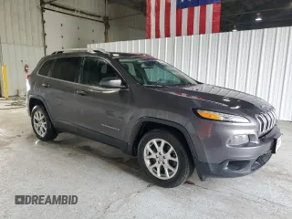 2017 Jeep Cherokee Latitude with VIN 1C4PJLCBXHD232099, listed as a Copart auction lot 55359125 with 61,639 mi miles and Clean title. Bid and sale history available at DreamBid. Image 4.