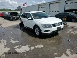2018 Volkswagen Tiguan S z VIN 3VV1B7AX1JM083571, wystawiony jako Copart lot #54136505 z przebiegiem 137 173 mil mil oraz Szkoda całkowita • Salvage title. Historia ofert i sprzedaży dostępna na DreamBid. Obrazek 14.