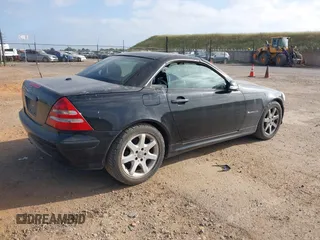 2003 Mercedes-Benz SLK-Class 2.3L with VIN WDBKK49F33F273872, listed as a IAAI auction lot 42111682 with 143,969 mi miles. Bid and sale history available at carsss.com. Image 4.