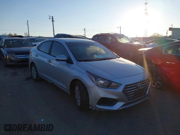 2019 Hyundai Accent SE with VIN 3KPC24A37KE059659, listed as a IAAI auction lot 41016258 with 90,266 mi miles. Bid and sale history available at carsss.com. Image 1.