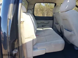 2007 Chevrolet Silverado 1500 LT w/1LT with VIN 2GCEC13C771615359, listed as a IAAI auction lot 41625289 with 176,659 mi miles. Bid and sale history available at carsss.com. Image 8.