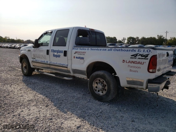 2000 Ford Super Duty F-250 XL with VIN 1FTNW21F2YEE31635, listed as a Copart auction lot 69854734 with 442,635 mi miles and Salvage Title. Bid and sale history available at carsss.com. Image 2.