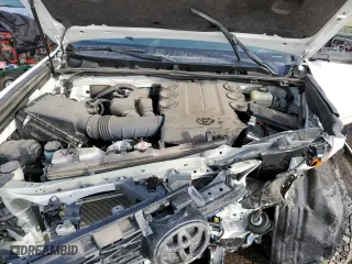 2019 Toyota 4Runner SR5 with VIN JTEBU5JR7K5680472, listed as a Copart auction lot 46101035 with 70,567 mi miles and Salvage Title. Bid and sale history available at carsss.com. Image 13.