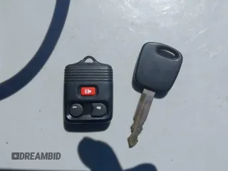 2004 Ford Escape XLT с VIN 1FMYU03154KB49571, выставлен на аукционе IAAI как лот 42055325 с пробегом 213 680 миль миль и . История ставок и продаж доступна на DreamBid. Изображение 11.