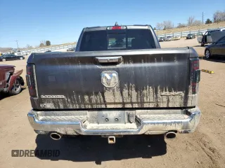2019 Ram 1500 Laramie z VIN 1C6SRFJTXKN823283, wystawiony jako Copart lot #49893415 z przebiegiem 169 270 mil mil oraz Szkoda całkowita • Salvage title. Historia ofert i sprzedaży dostępna na DreamBid. Obrazek 6.