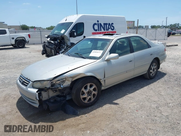 2000 Toyota Camry LE z VIN 4T1BF22K9YU102852, wystawiony jako IAAI lot #42084031 z przebiegiem 253 595 mil mil oraz . Historia ofert i sprzedaży dostępna na DreamBid. Obrazek 16.