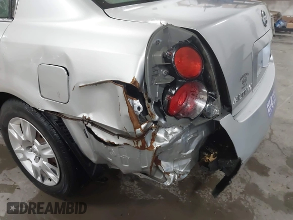 2005 Nissan Altima S z VIN 1N4AL11D25C954795, wystawiony jako IAAI lot #42411814 z przebiegiem 173 157 mil mil oraz . Historia ofert i sprzedaży dostępna na DreamBid. Obrazek 6.
