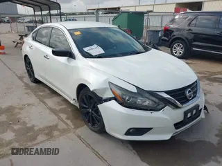2017 Nissan Altima SV z VIN 1N4AL3AP3HC476185, wystawiony jako IAAI lot #40580202 z przebiegiem 118 710 mil mil oraz . Historia ofert i sprzedaży dostępna na DreamBid. Obrazek 1.