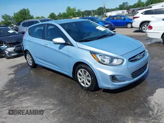 2013 Hyundai Accent GS z VIN KMHCT5AE5DU125906, wystawiony jako IAAI lot #42282731 z przebiegiem 148 033 mil mil oraz . Historia ofert i sprzedaży dostępna na DreamBid. Obrazek 1.