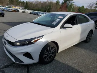 2024 Kia Forte LXS with VIN 3KPF24AD4RE754309, listed as a Copart auction lot 54677035 with 31,931 mi miles and Clean Title. Bid and sale history available at carsss.com. Image 1.