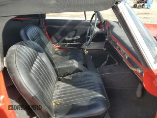 1965 FIAT 124 Spider z VIN 118H039439, wystawiony jako Copart lot #78980814 z przebiegiem 26 509 mil mil oraz Czysty tytuł • Clean title. Historia ofert i sprzedaży dostępna na DreamBid. Obrazek 10.