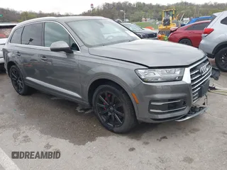 2017 Audi Q7 Premium Plus with VIN WA1LAAF70HD004911, listed as a IAAI auction lot 41910833 with 120,506 mi miles. Bid and sale history available at carsss.com. Image 1.