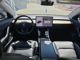 2018 Tesla Model 3 Long Range Battery z VIN 5YJ3E1EB8JF070461, wystawiony jako Copart lot #58379905 z przebiegiem 49 178 mil mil oraz Tytuł czysty. Historia ofert i sprzedaży dostępna na DreamBid. Obrazek 9.