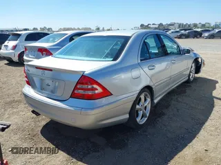 2007 Mercedes-Benz C 230 Sport с VIN WDBRF52H97A936689, выставлен на аукционе IAAI как лот 42519824 с пробегом 200 866 миль миль и . История ставок и продаж доступна на DreamBid. Изображение 4.